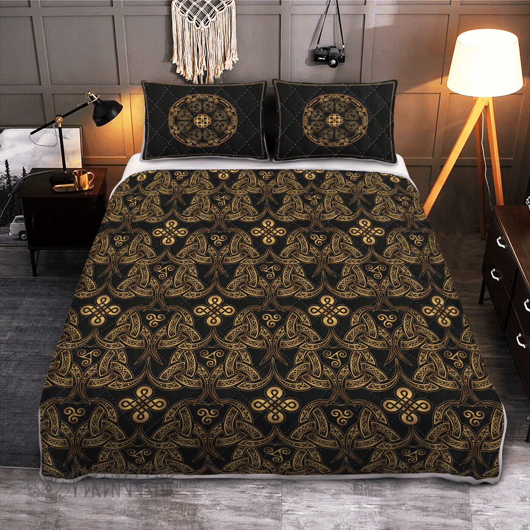Theonederland - Triple Horn of Odin Pattern Viking Quilt Set